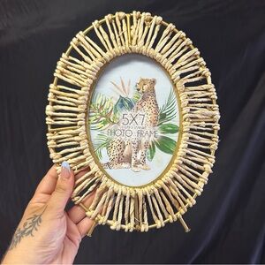 Vtg | Rattan Oval Frame
